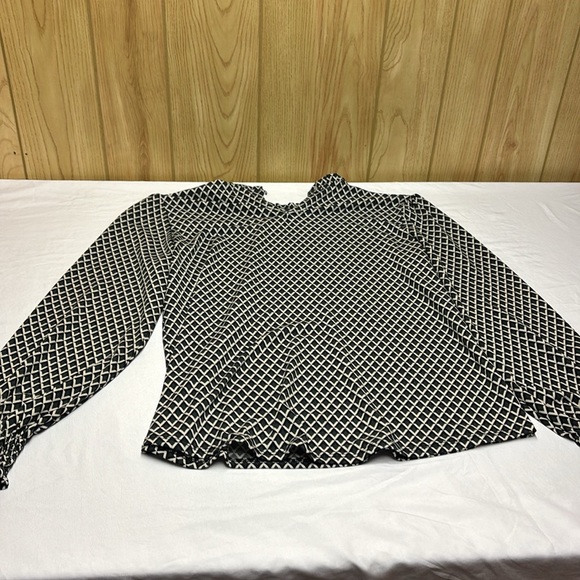 Adrianna Papell Black and White Patterned Top - Picture 8 of 8